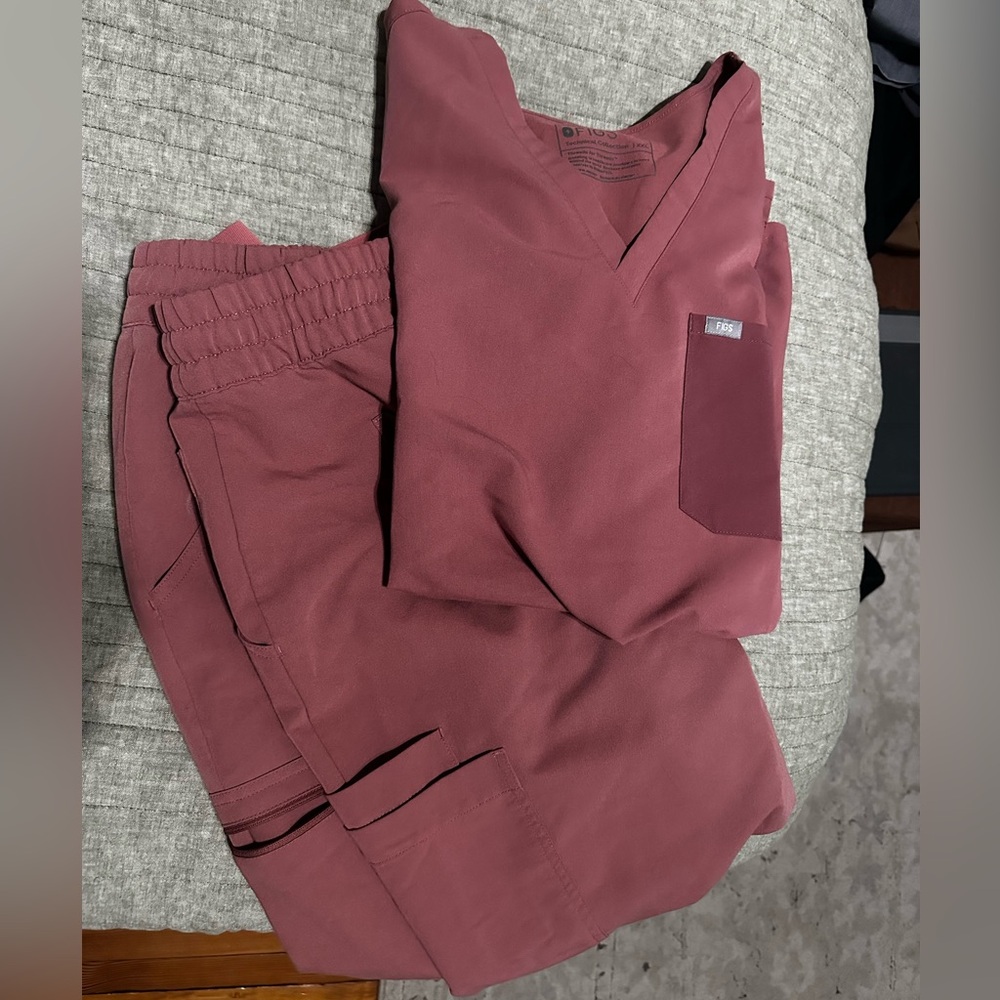 Figs mauve scrub set XL/XXL